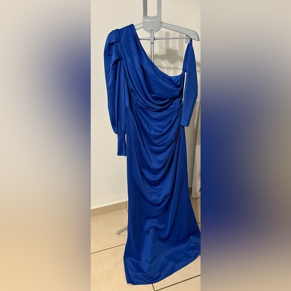 Elegant Blue One-Shoulder Dress - Picture 2 of 8
